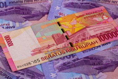 Farklı rupiah banknotlar kimden Endonezya