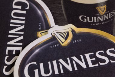 İngiltere, Londra - 11 Kasım 2014: Beermats Guinness bira.
