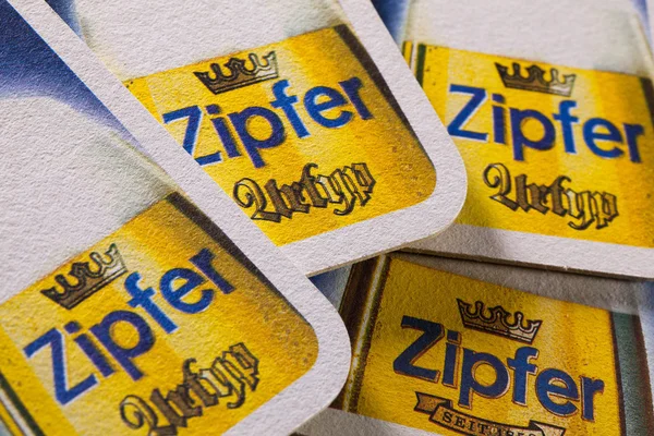 ALEMANHA, Dresden - Setembro 20,2014: Beermats de cerveja Zipfer.I — Fotografia de Stock