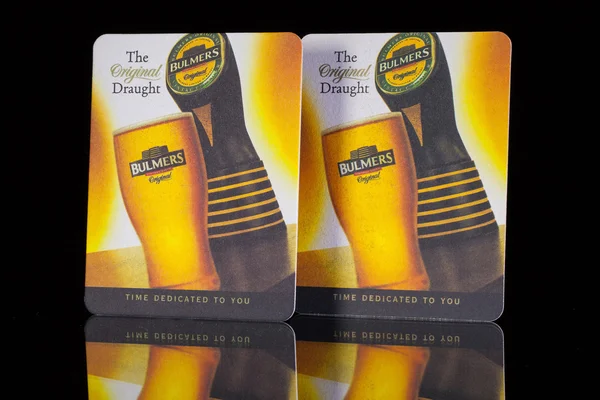 Beermats üzerinden Bulmers elma şarabı. — Stok fotoğraf