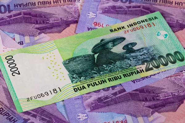 Forskellige rupiah sedler fra Indonesien - Stock-foto