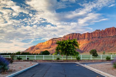 Moab için ünlü Arches Nati ana girişine yakın Sunrise