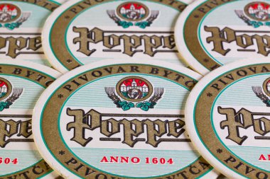 Bratislava, Slovakya-Mayıs 5, Popper bira 2013:Beermats. Byt