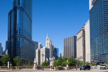 Chicago'da ünlü Wrigley Binası ve Trump tower.