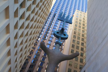 İspanyol sanatçı Joan Miro heykel.