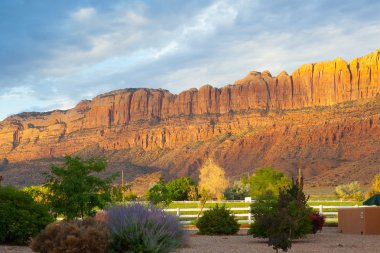 Moab için ünlü Arches Nati ana girişine yakın Sunrise