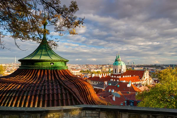 Vista dal Giardino Paradiso vicino al Castello di Praga . — Foto Stock