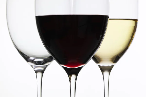 Kırmızı ve beyaz şarap bardağı — Stok fotoğraf