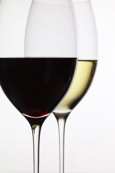 红色与白色葡萄酒的酒杯 — 图库照片