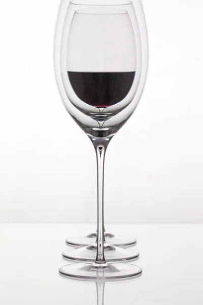 Wijnglas met rode wijn — Stockfoto