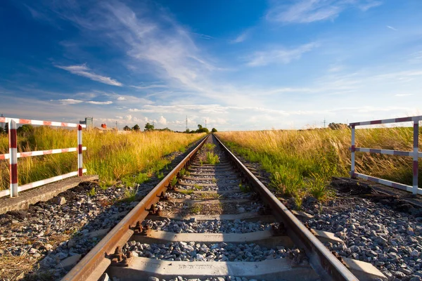 Kvällen på järnvägsspår — Stockfoto