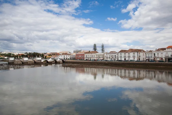 Historische architektur in tavira stadt, algarve, portugal — Stockfoto