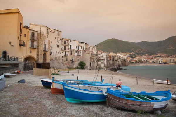 Sunrise in Cefalù, Sicily, Italy. — Stock Photo, Image