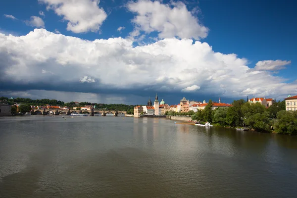 Vor schwerem Sturm in Prag Stockbild