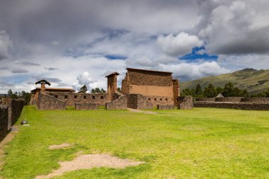 Raqchi, Peru 'da Cusco' da bulunan bir İnka arkeoloji alanıdır.