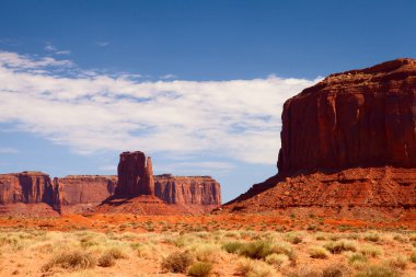 Kaya oluşumları Navajo parkta ikonik doruklarına