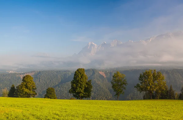 Dağlarda sabah — Stok fotoğraf