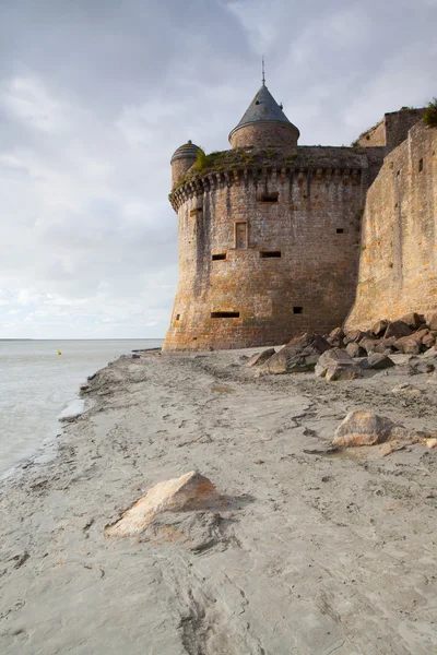 Bassa marea nell'abbazia di Mont Saint Michel, Francia — Foto Stock