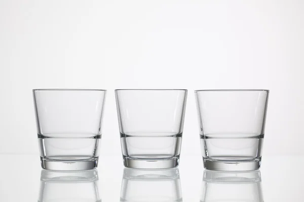 Tomma glas vatten — Stockfoto