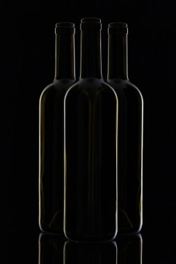 üç farklı şarap şişe