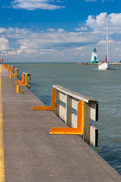 El histórico faro y muelle de Port Dalhousie — Foto de Stock