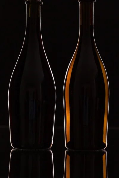 Deux bouteilles de vin différentes — Photo