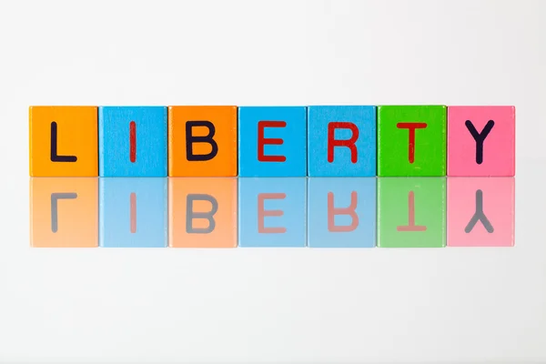 Liberté - une inscription des blocs d'enfants — Photo