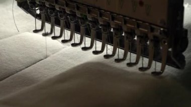 Makine bir vektör resmine nakış işliyor