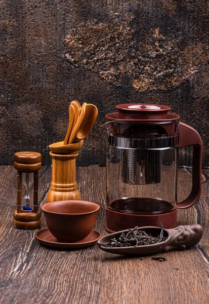 Teát Főzni Egy Fából Készült Asztalon Clay Kanál Fekete Tea — Stock Fotó
