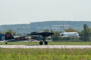 30 Ağustos 2019. Zhukovsky, Rusya. İkinci Dünya Savaşı 'nın Sovyet saldırı uçağı Il-2 Uluslararası Havacılık ve Uzay Salonu MAKS 2019.