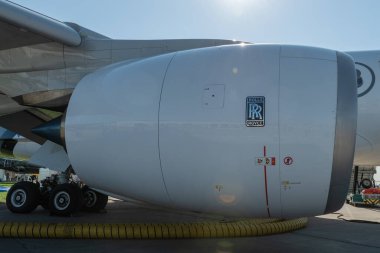 30 Ağustos 2019. Zhukovsky, Rusya. Uçak motoru Rolls-Royce Trent XWB uzun menzilli çift motorlu Airbus A350-900 XWB Airbus Industrie Uluslararası Havacılık ve Uzay Salonu MAKS 2019.