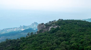 Kırım 'daki Yalta Yaila platosundan Karadeniz kıyısı manzarası.