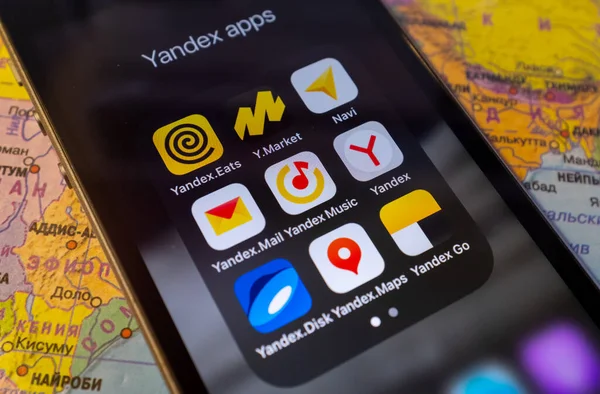 Março 2021 Moscovo Rússia Ícones Aplicação Yandex Uma Tela Telefone — Fotografia de Stock