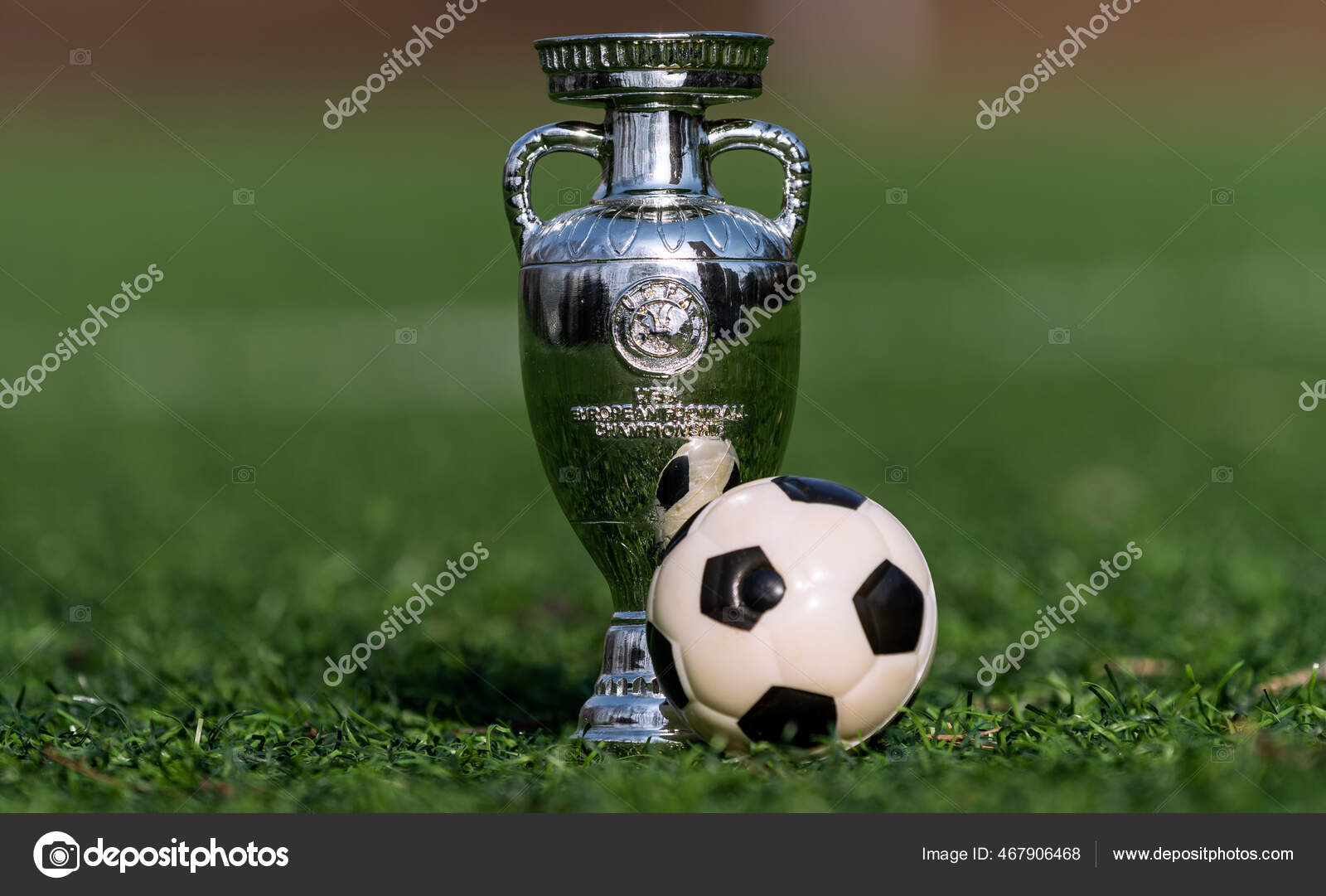 Trophée du football photo stock éditorial. Image du champion