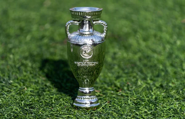 13 Nisan 2021 Moskova, Rusya. Futbol stadyumunun yeşil çimlerinde oynanan UEFA Avrupa Futbol Şampiyonası Kupası.