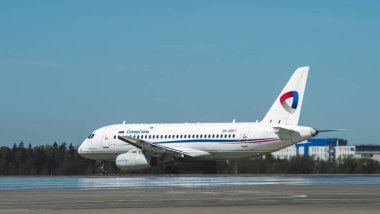 11 Mayıs 2021 Moskova, Rusya. Sheremetyevo havaalanında Severstral Havayolları 'ndan bir Sukhoi Superjet 100..