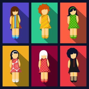 Sosyal ağ için çeşitli renkli elbiseleri ve saç stilleri olan bir grup kız düz simgesi
