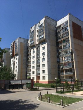 Tipik bir Rus şehri ve yazın binalar