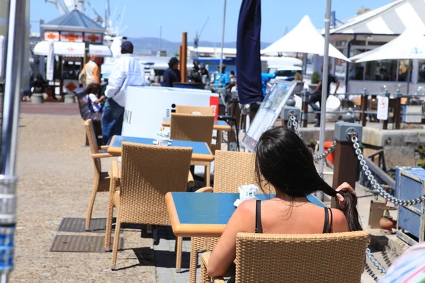 Sexy vrouw in het strand — Stockfoto