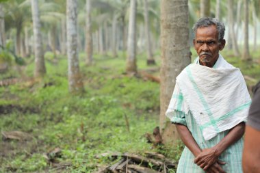 Hyderabad Hindistan kırsalındaki fakir adam 25 Mart 2021