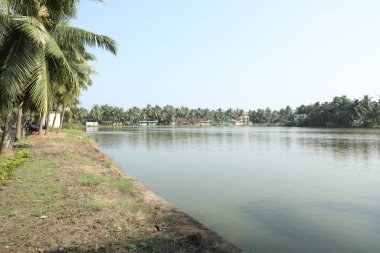 Su rezervi barajı akıyor.