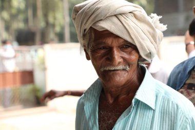 Hintli yaşlı adam 7 Aralık 2020 'de Hindistan' ı kapattı.