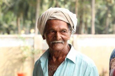 Hintli yaşlı adam 7 Aralık 2020 'de Hindistan' ı kapattı.