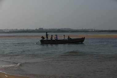 Sahildeki balıkçılar