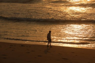 Günbatımında İnsanoğlunun Silueti