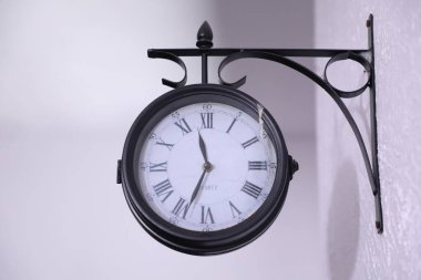 Kaledeki Vintage Saat