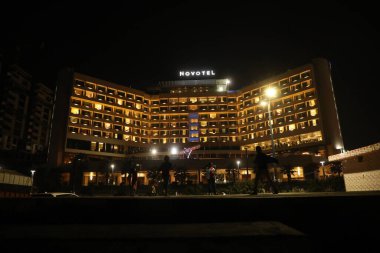 22 Ocak 2021 Vizag Hindistan Novatel Otel Binası 'nın dışı.