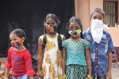 Maskeli Hintli İnsanlar