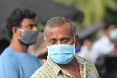 Maskeli Erkek Model Hindistan 22 Ocak 2021