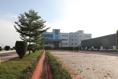 Modern Binanın Dışı